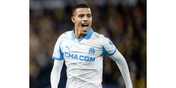 Greenwoodin tie huipulle Marseillen paidassa