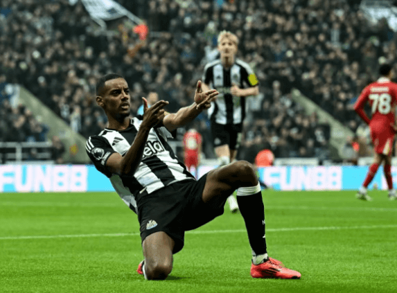 Alexander Isak, Newcastlen monipuolinen keskihyökkääjä