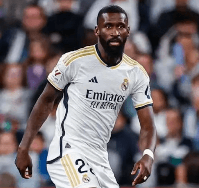 Real Madrid suunnittelee sopimuksen jatkamista legendaarisen puolustajan Antonio Rüdigerin kanssa